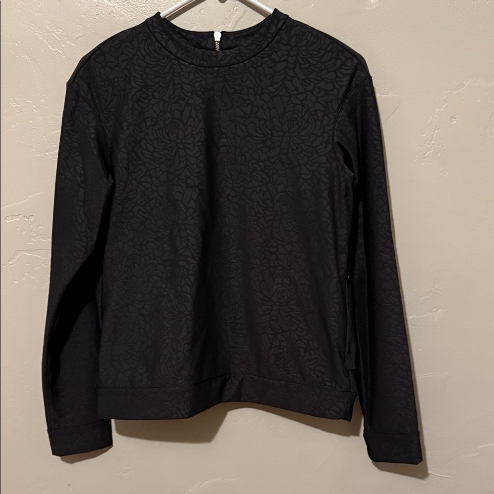 Lululemon Athletica Black Patterned Sweatshirt with Ruched Back Hemline